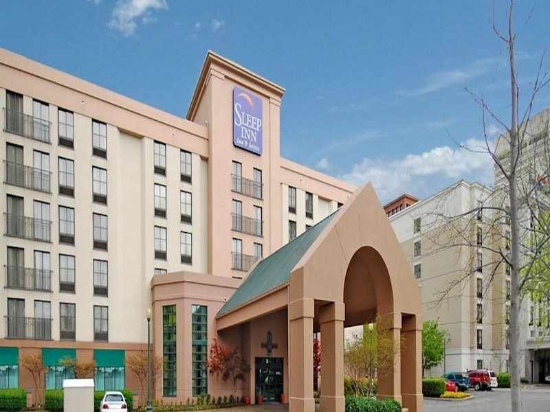 Moxy Downtown 3*