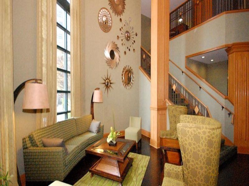 Moxy Downtown Hotel 3*